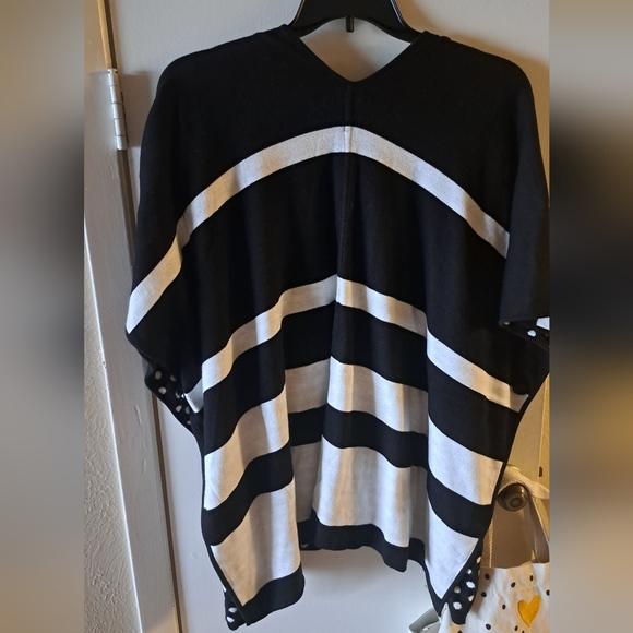✨ Black & White Reversible Shawl / Kimono – Polka Dot & Stripe ✨ OS - Picture 7 of 7